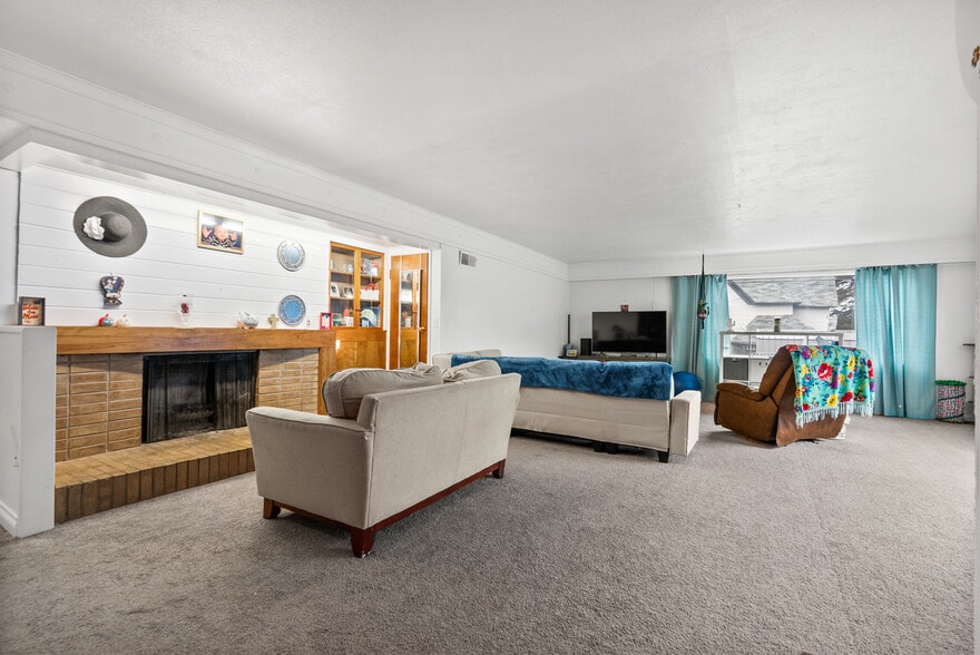 More Photos Of 1002 S Mill St, Colfax Manufactured Housing Mobile Home Park For Sale
