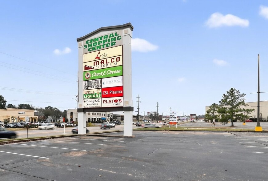More Photos Of 1200 S Waldron Rd, Fort Smith General Retail For Sale