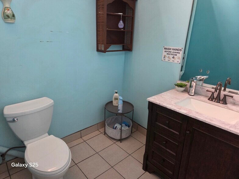 More Photos Of 4520 S Western Ave, Los Angeles General Retail For Sale