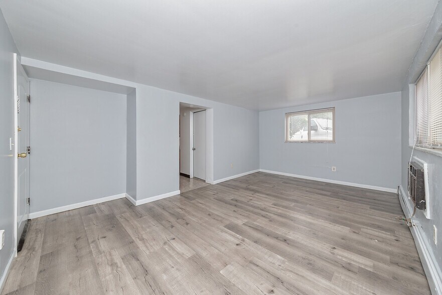 More Photos Of , Cincinnati Multifamily For Sale