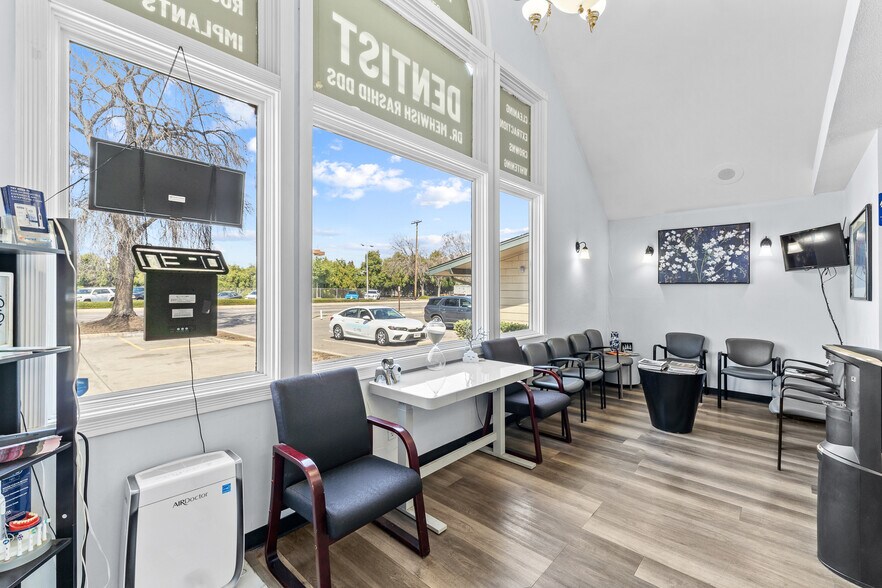 More Photos Of 235 W Noble Ave, Visalia Medical For Sale