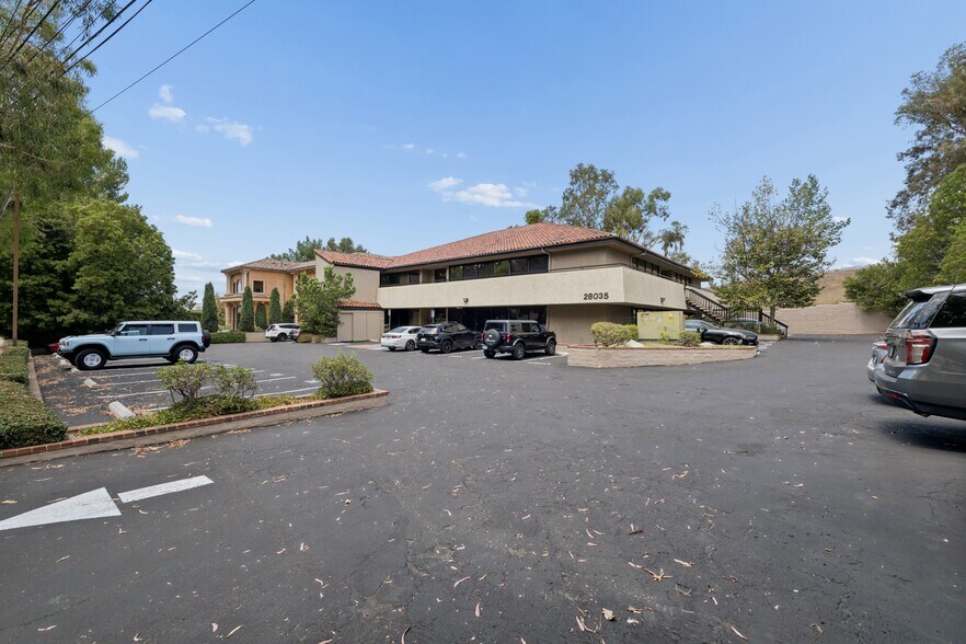 More Photos Of 28035 Dorothy Dr, Agoura Hills Office For Sale