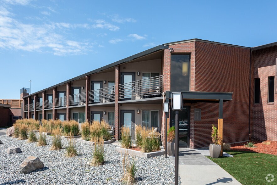 More Photos Of 4411 Peoria St, Denver Hotel For Sale