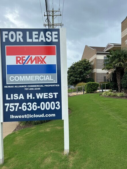 More Photos Of 1060-1064 Laskin Rd, Virginia Beach Office For Sale