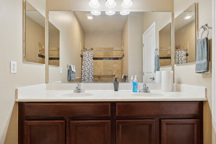 More Photos Of 2123 W Maya Way, Phoenix Healthcare For Sale