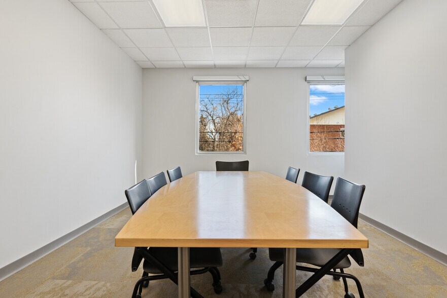 More Photos Of 10235 124th St, Edmonton Medical For Lease