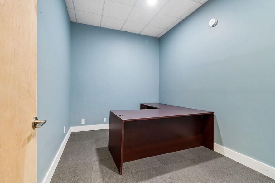 More Photos Of 2801-2805 Dr Martin Luther King Jr St N, Saint Petersburg Storefront Retail Office For Lease