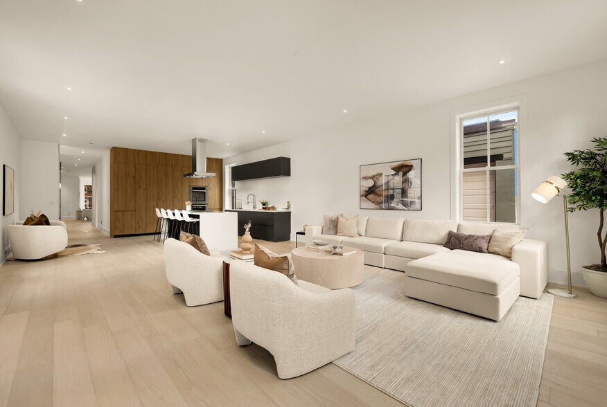 More Photos Of 329 8th St NE, Washington Office For Sale