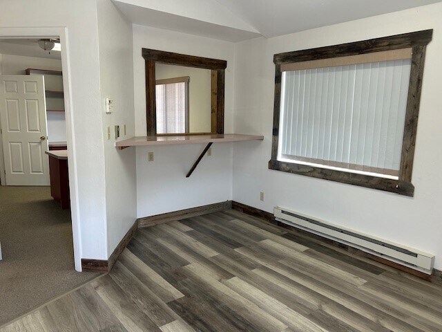 More Photos Of 685 Industrial Blvd, Delta Warehouse For Lease