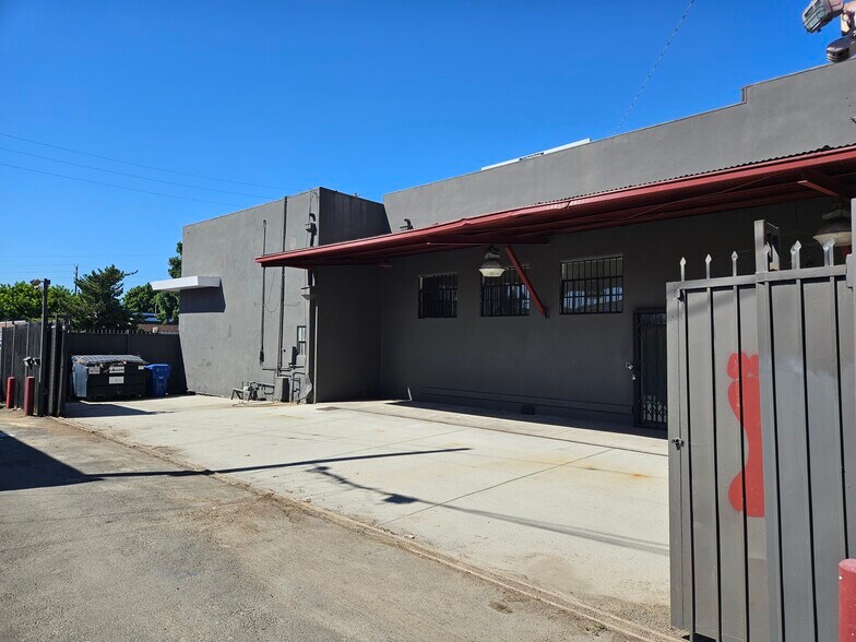 More Photos Of 1014 Vine St, Los Angeles Movie Radio TVStudio For Sale