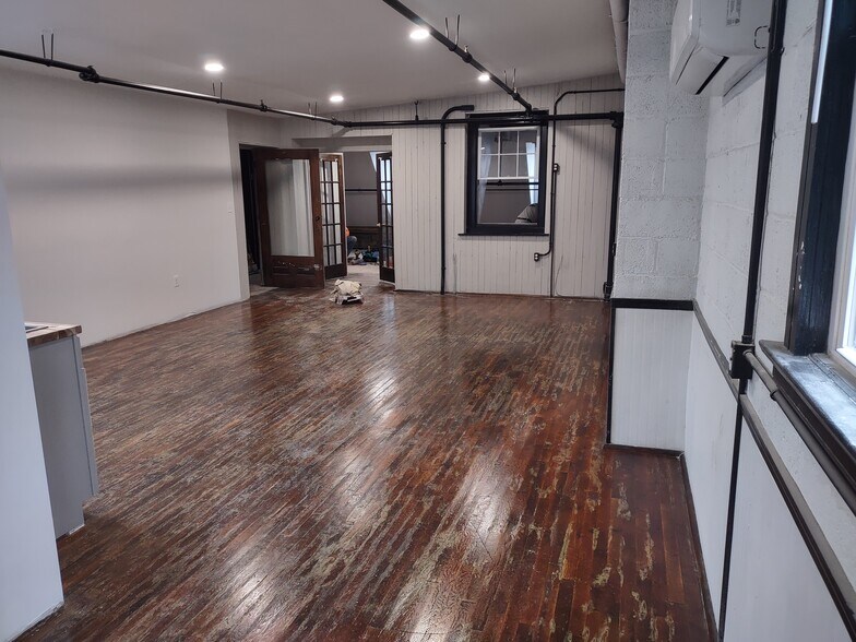 More Photos Of 409 5th St, Lynchburg Storefront Retail Office For Lease