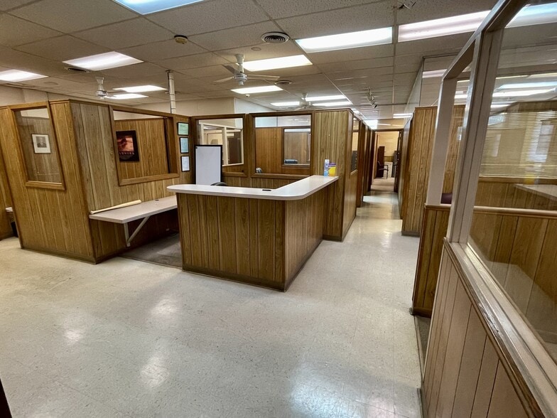 More Photos Of 2689 Livingston Rd, Jackson Warehouse For Sale