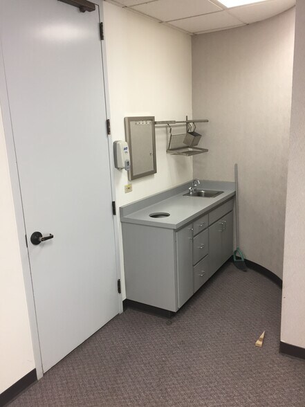 More Photos Of 1221 Farmers Ln, Santa Rosa Medical For Lease