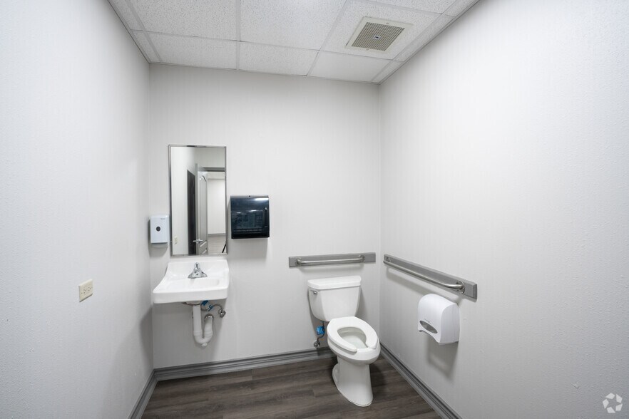 More Photos Of 4151 Jaime Zapata Memorial Hwy, Laredo Medical For Lease