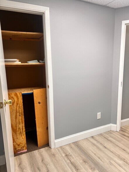 More Photos Of 233 Union Ave, Holbrook Medical For Lease