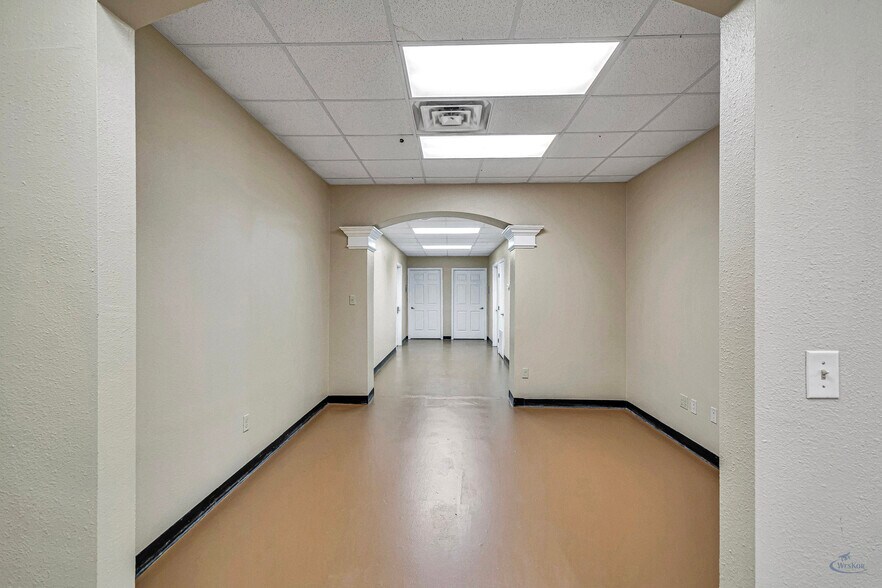 More Photos Of 1010 S Meadow Ave, Odessa Warehouse For Sale