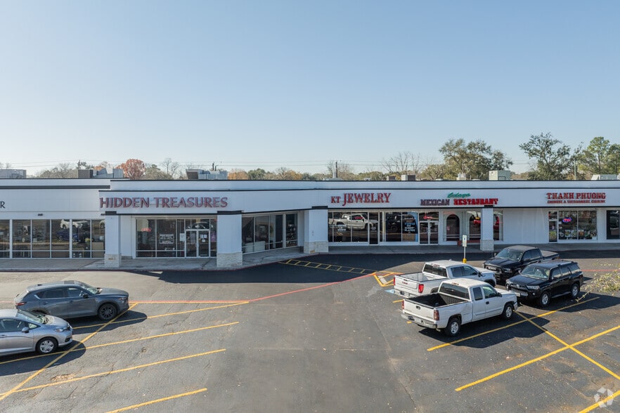 More Photos Of 3216-3254 E Broadway St, Pearland Unknown For Lease