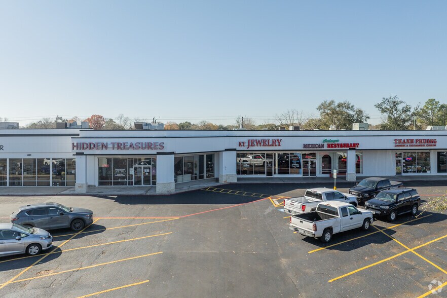 More Photos Of 3216-3254 E Broadway St, Pearland Unknown For Lease