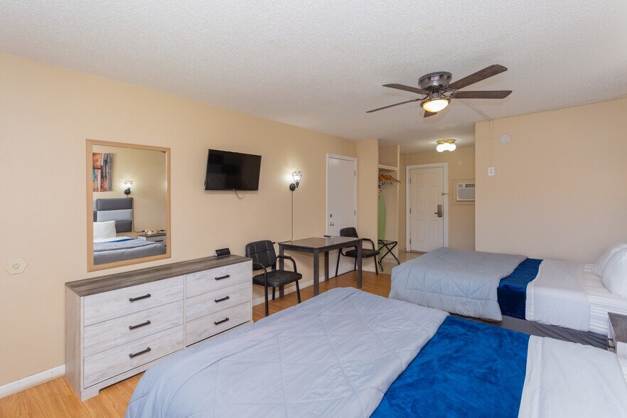 More Photos Of 2803 W 2nd St, Roswell Hotel For Sale