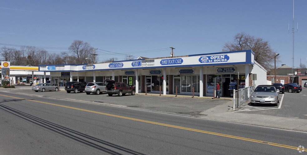 More Photos Of 136-148 Main St, East Rockaway Freestanding For Lease