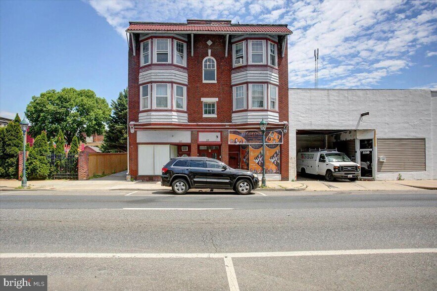 Primary Photo Of 110-114 E Washington St, Hagerstown Storefront Retail Residential For Lease