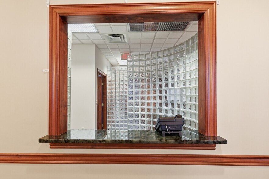 More Photos Of 381 N 9th Ave, Scranton Medical For Sale