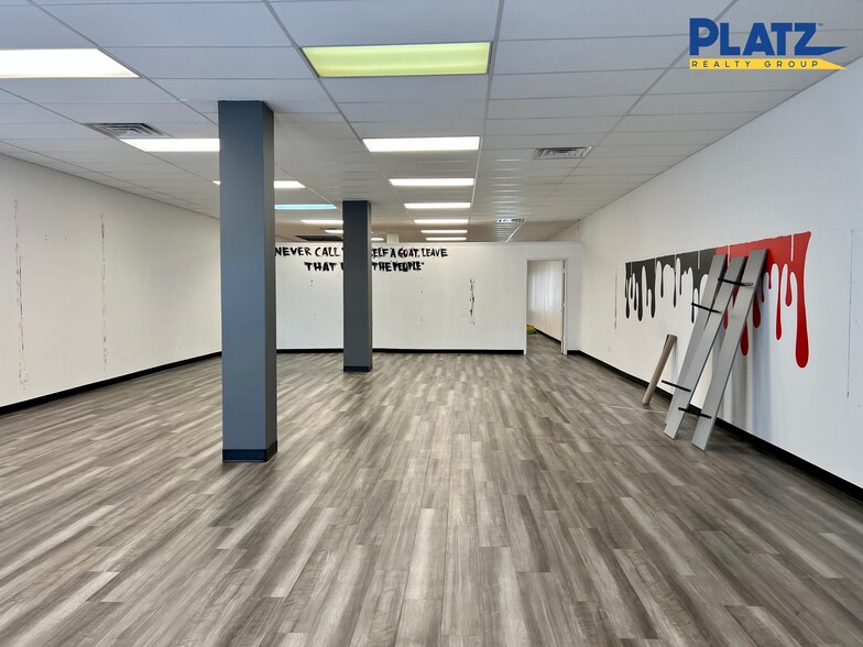 More Photos Of 4300-4306 Market St, Youngstown Freestanding For Lease
