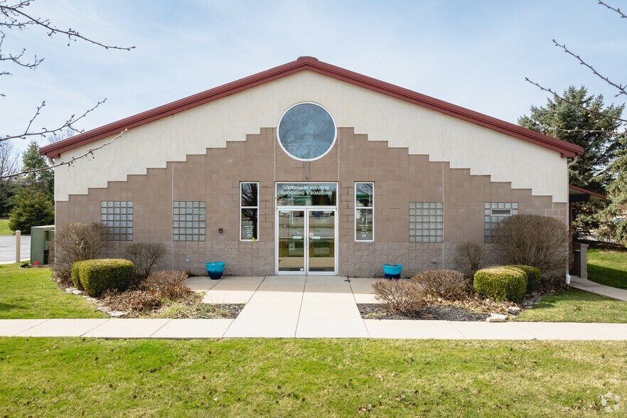 More Photos Of 3240 Briarfield Blvd, Maumee Veterinarian Kennel For Sale