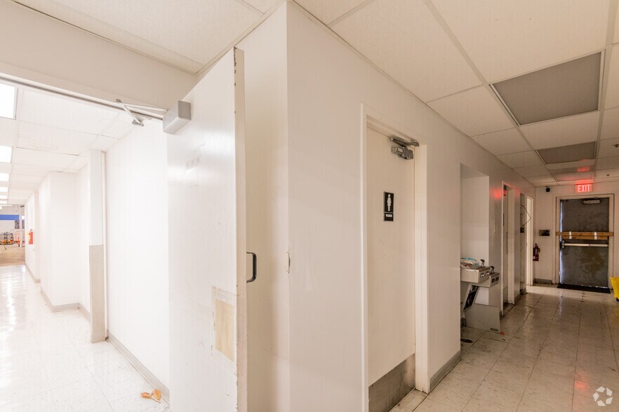 More Photos Of 2800 Power Inn Rd, Sacramento Freestanding For Lease