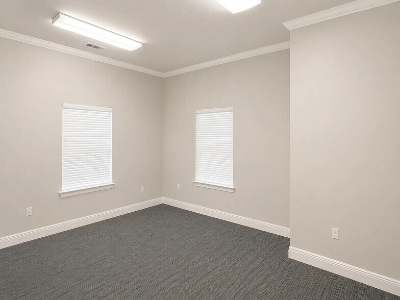 More Photos Of 10621 Plaza Americana, Baton Rouge Office For Lease