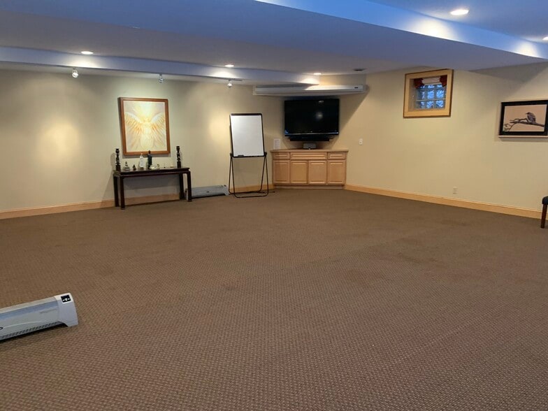 More Photos Of 4141 Old Sibley Memorial Hwy, Eagan Office For Sale