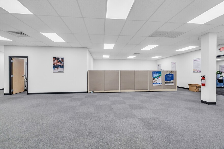 More Photos Of 313-323 N Spur 63, Longview Storefront Retail Office For Sale