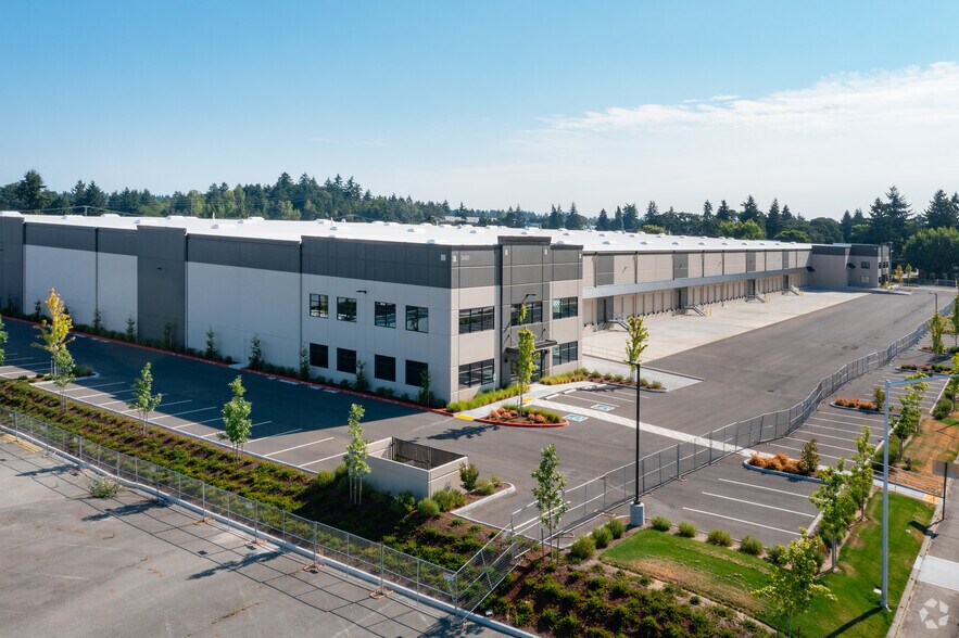 More Photos Of 3451 84th St S, Lakewood Distribution For Lease