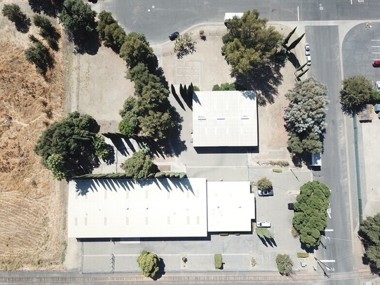 More Photos Of 109 Harter Ave, Woodland Industrial For Sale