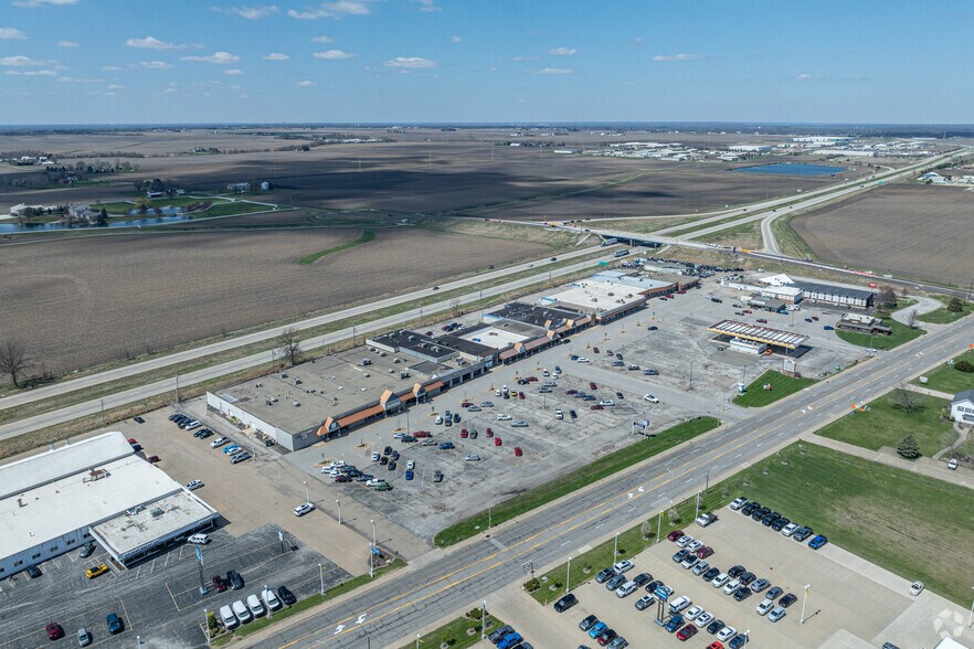 More Photos Of 1925-2141 S Main St, Morton Unknown For Lease