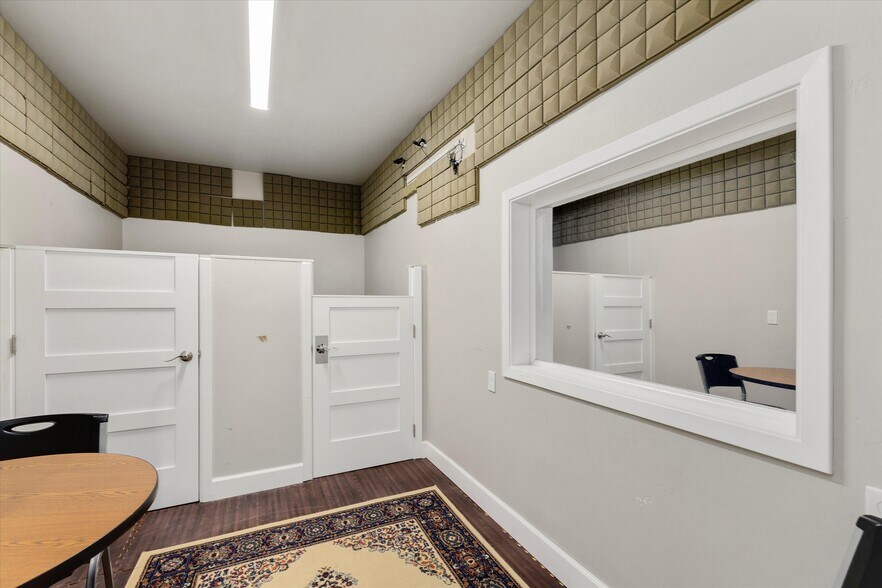 More Photos Of 113 N Elm St, Canby Restaurant For Sale