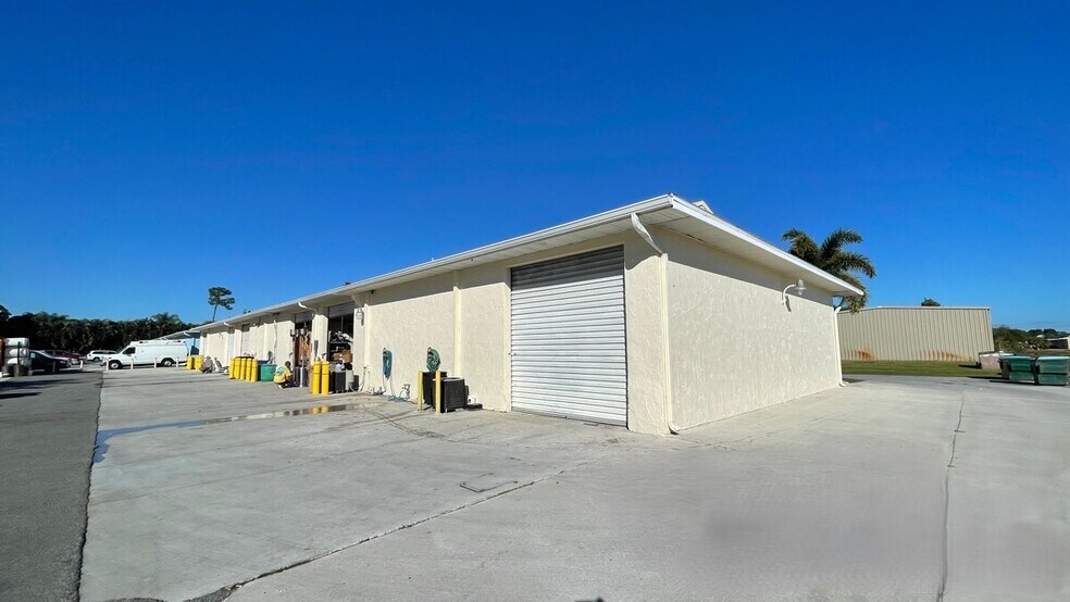 Primary Photo Of 6960-6970 Heritage Dr, Port Saint Lucie Office Residential For Sale