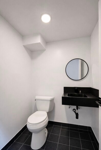 More Photos Of 32 S Dixie Hwy, Lake Worth Freestanding For Sale