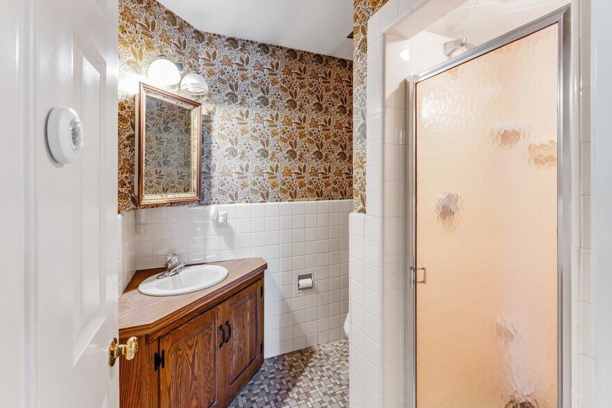 More Photos Of 1445 Catawba Ave, Newfield Service For Sale