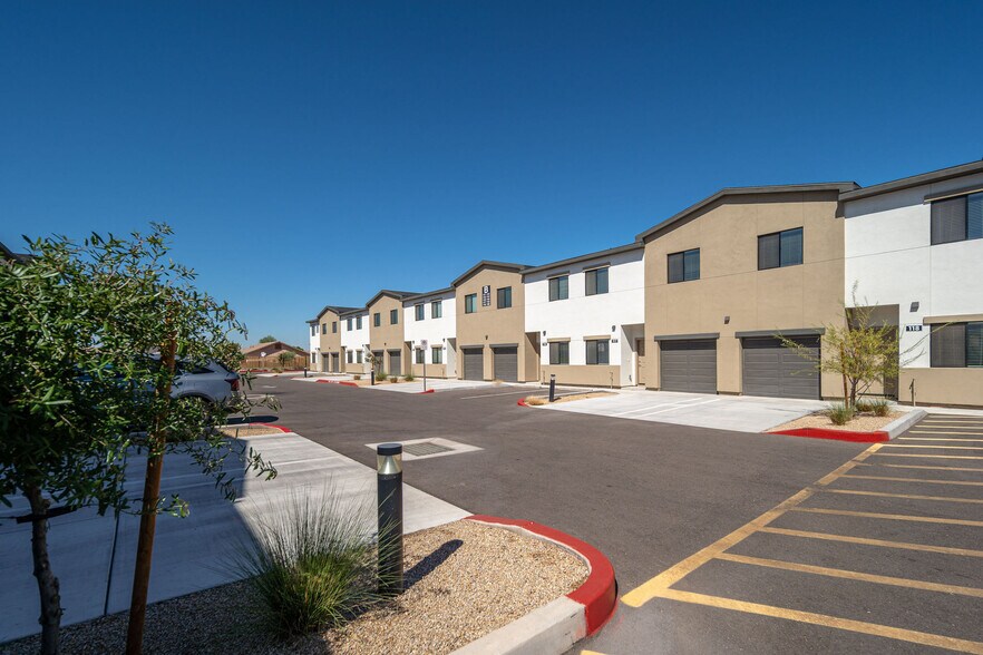 More Photos Of 8246 N 61st Ave, Glendale Apartments For Sale