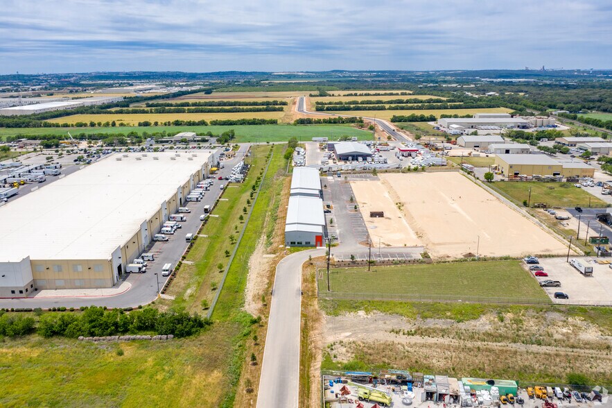 More Photos Of 7637 Fm 3009, Schertz Light Distribution For Sale