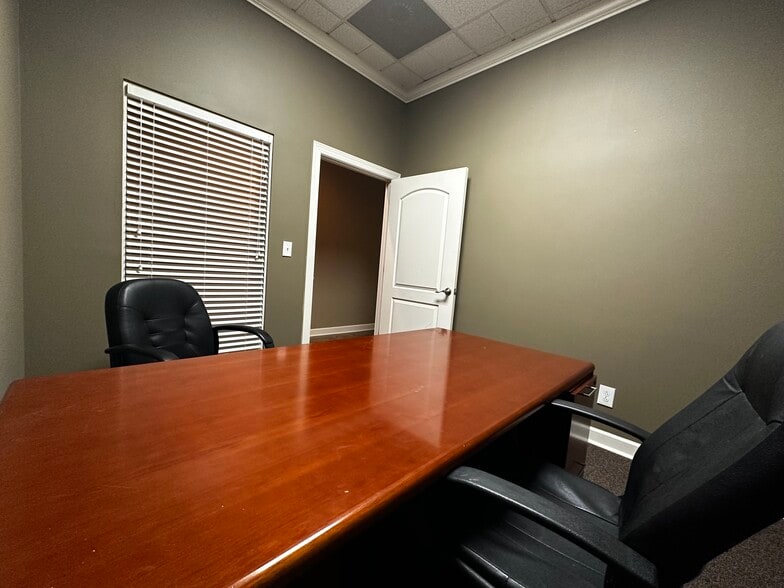 More Photos Of 16607 Riverstone Way, Charlotte Medical For Lease