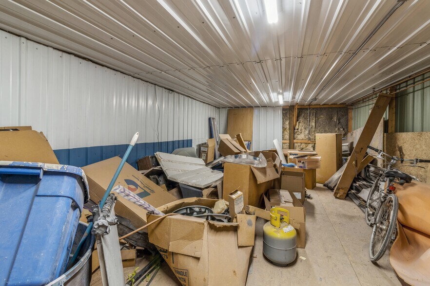 More Photos Of 2326 N Main St, Osceola Auto Repair For Sale