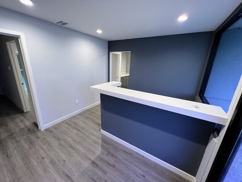 More Photos Of 12990 Branford St, Pacoima Warehouse For Lease