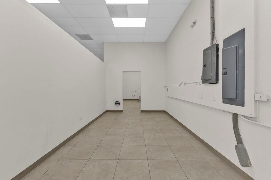 More Photos Of 4694 Tamiami Trl, Port Charlotte Freestanding For Lease