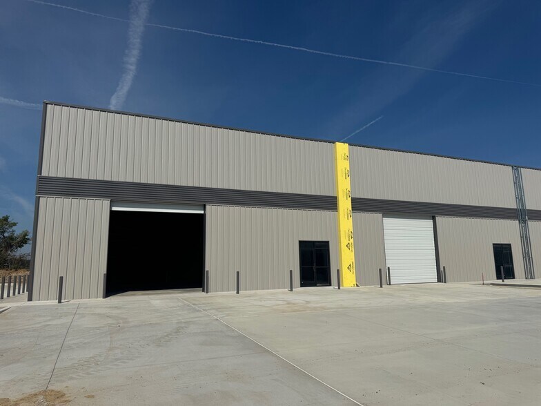 More Photos Of 6240 E 15th St, Tulsa Unknown For Lease