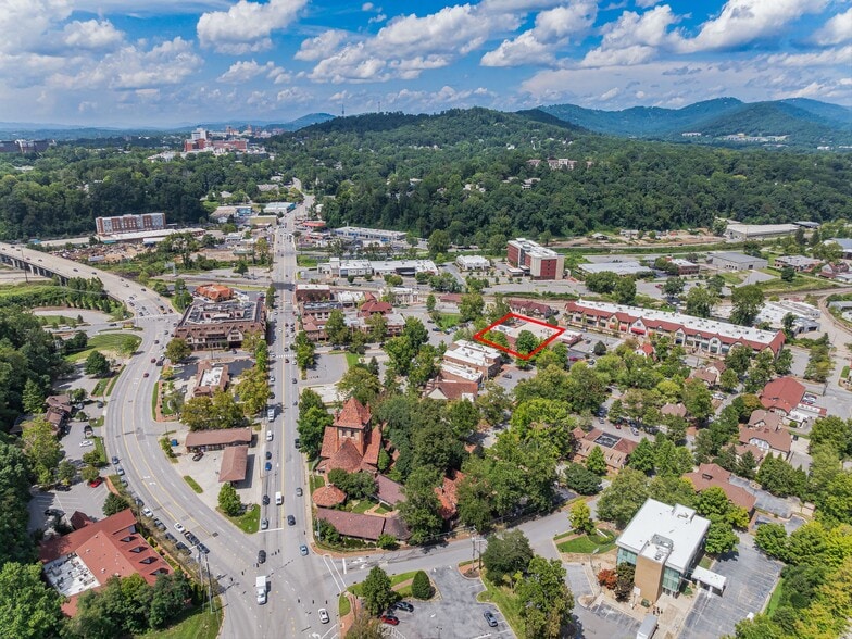 More Photos Of 10 Biltmore Plz, Asheville Restaurant For Lease