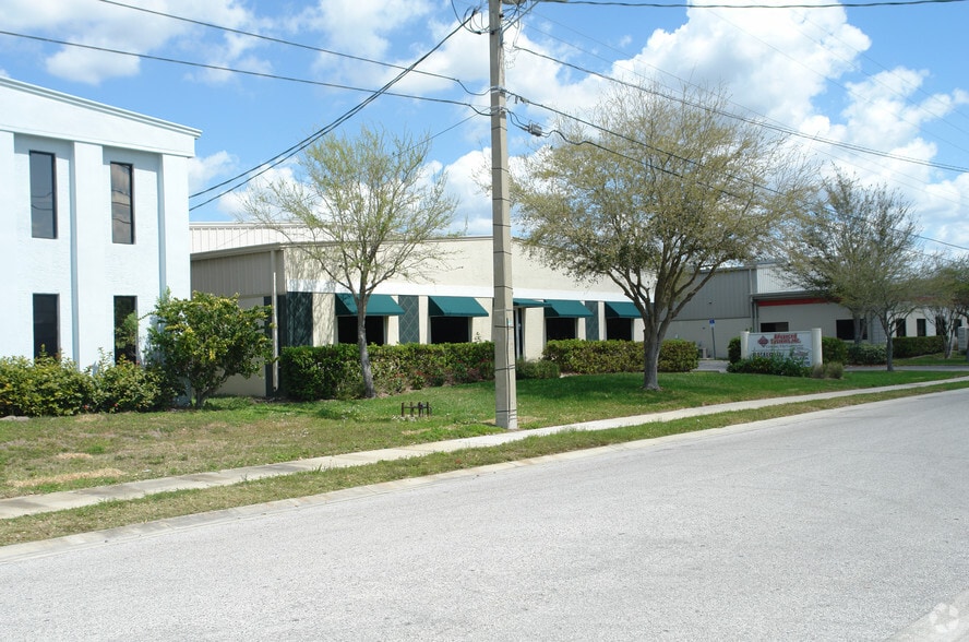 More Photos Of 330 Mears Blvd, Oldsmar Warehouse For Sale