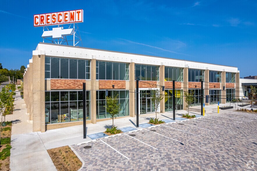 More Photos Of 555 17th St, Des Moines Storefront Retail Office For Lease