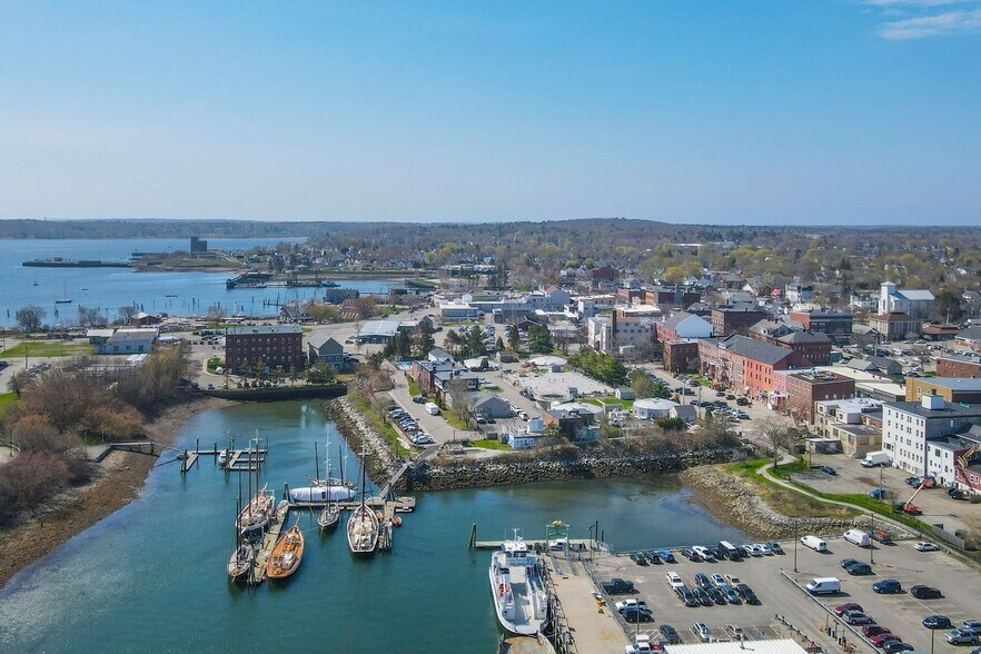 More Photos Of 429 Main St, Rockland Office For Sale